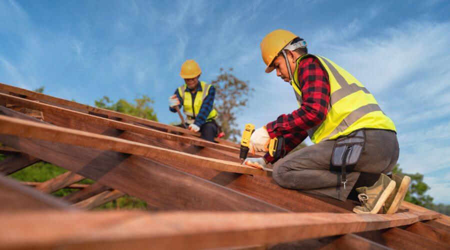 Professional gutter cleaning in Straughn, IN